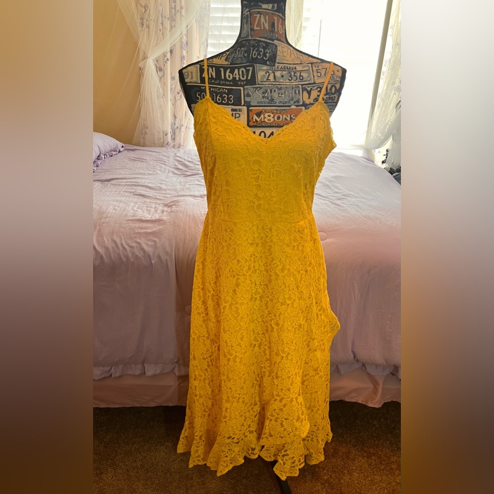 Lulu's Strapless Yellow Lace Dress